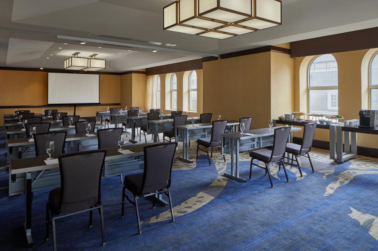Lancaster Marriott At Penn Square Hotel Екстериор снимка