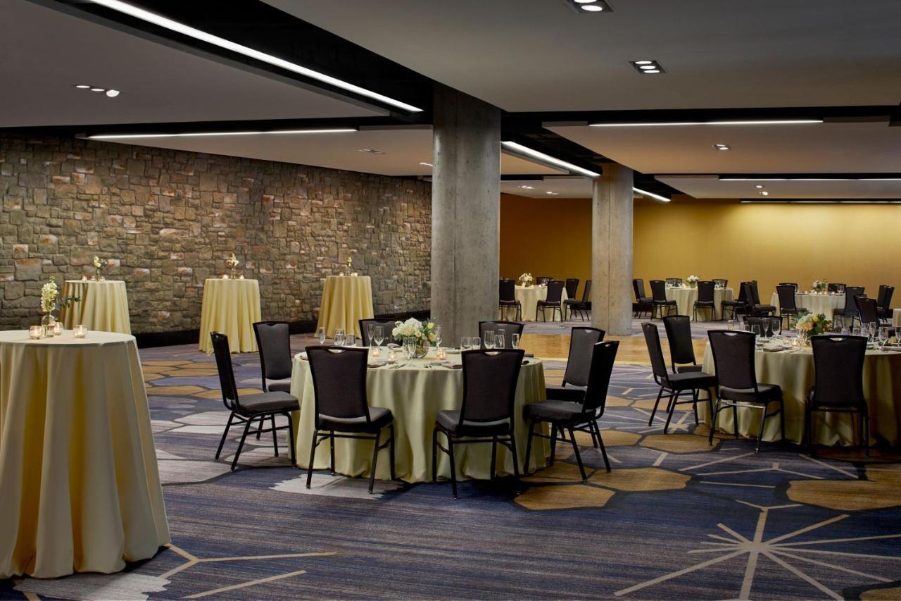 Lancaster Marriott At Penn Square Hotel Екстериор снимка