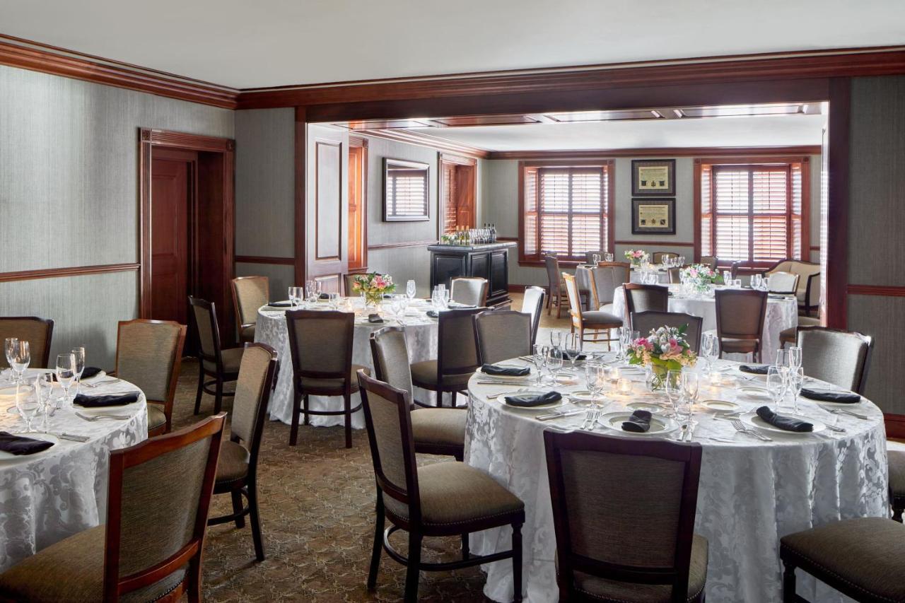 Lancaster Marriott At Penn Square Hotel Екстериор снимка