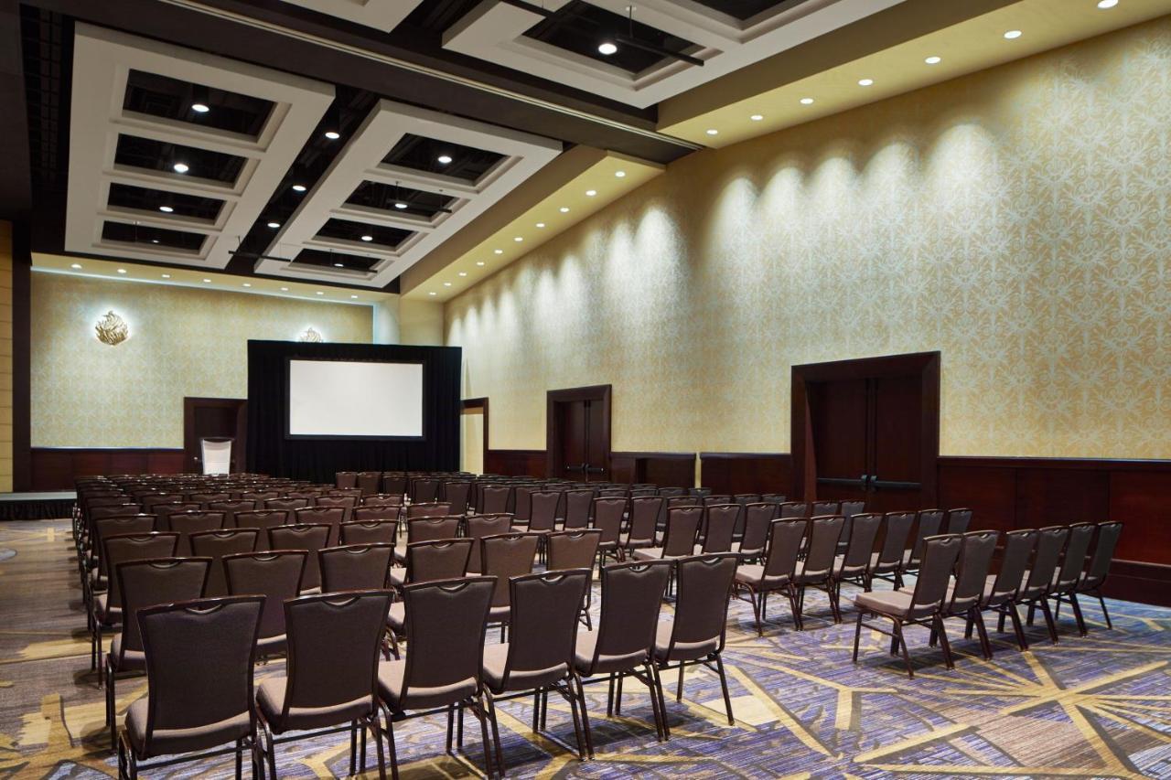 Lancaster Marriott At Penn Square Hotel Екстериор снимка
