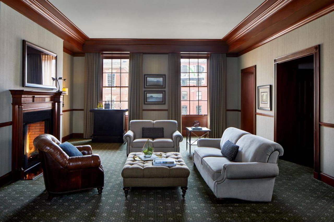 Lancaster Marriott At Penn Square Hotel Екстериор снимка