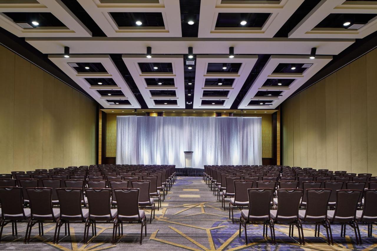 Lancaster Marriott At Penn Square Hotel Екстериор снимка